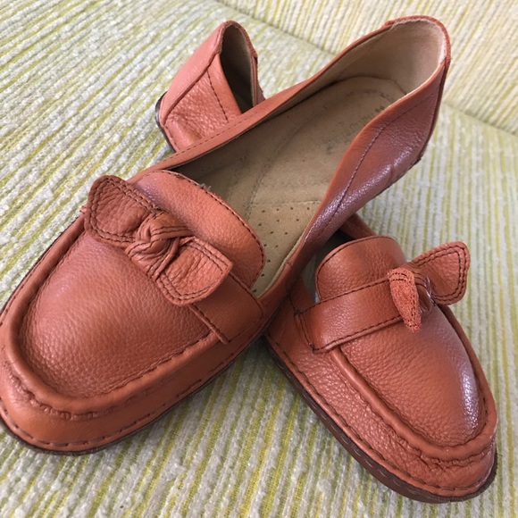 where are naturalizer shoes made